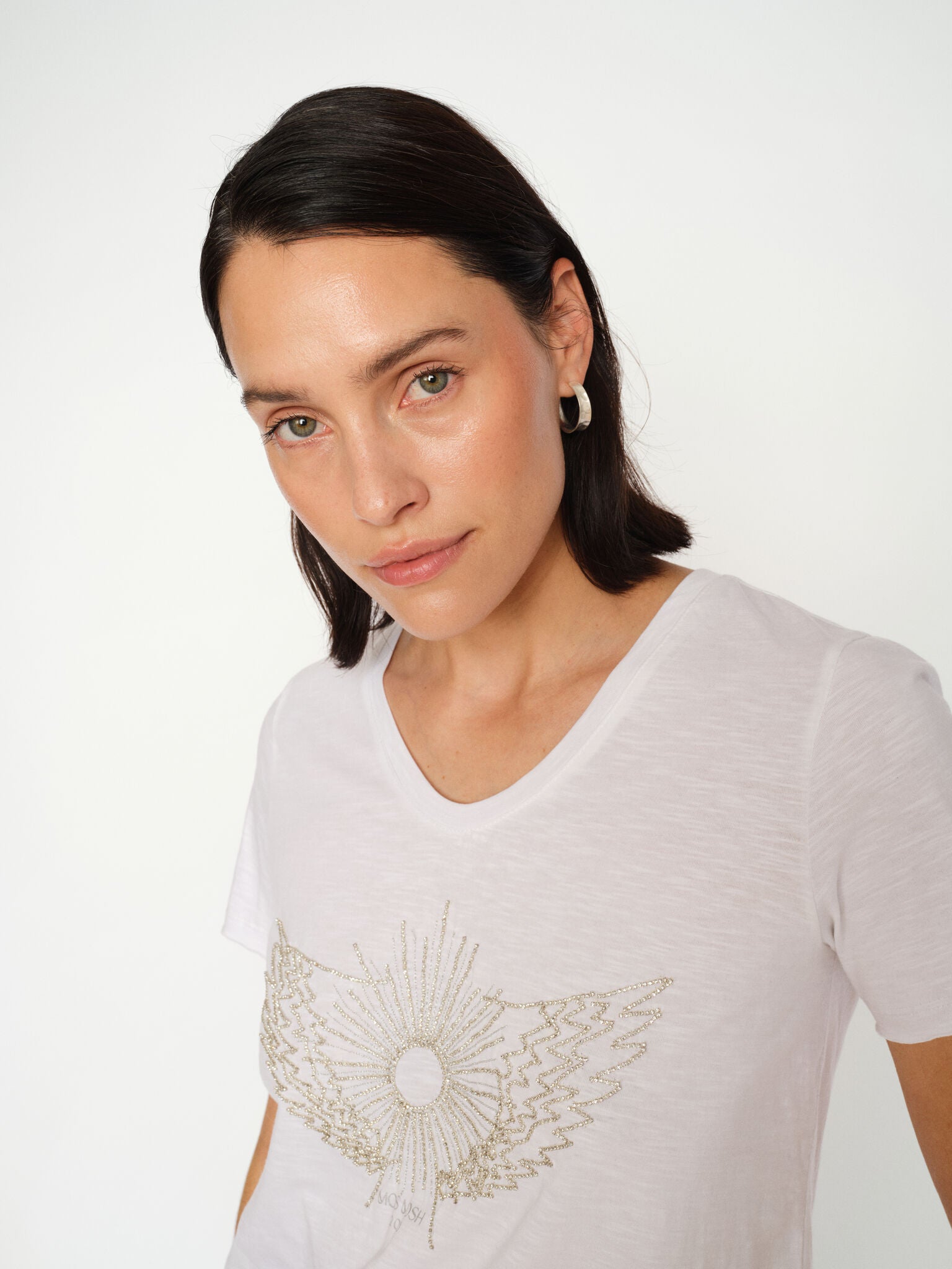 Modelshot / White / Detail